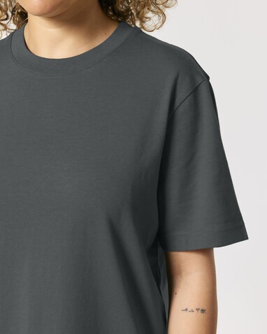 Sparker 2.0 - Das Relaxed Unisex-T-Shirt - Anthracite - XXL bedrucken, Art.-Nr. STTU171C2532X Sparker 2.0 - Das Relaxed Unisex-T-Shirt - Anthracite - XXL bedrucken, Art.-Nr. STTU171C2532X