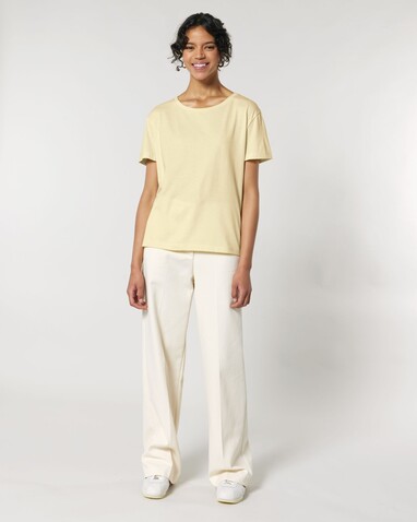 Stella Serena - Das Damen-T-Shirt mit weitem Rundhalsausschnitt - Butter - L bedrucken, Art.-Nr. STTW173C0781L Stella Serena - Das Damen-T-Shirt mit weitem Rundhalsausschnitt - Butter - L bedrucken, Art.-Nr. STTW173C0781L