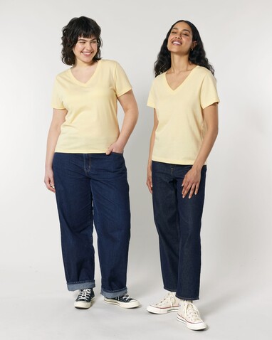 Stella Isla - Das Damen-T-Shirt mit V-Ausschnitt - Butter - XXL bedrucken, Art.-Nr. STTW176C0782X Stella Isla - Das Damen-T-Shirt mit V-Ausschnitt - Butter - XXL bedrucken, Art.-Nr. STTW176C0782X