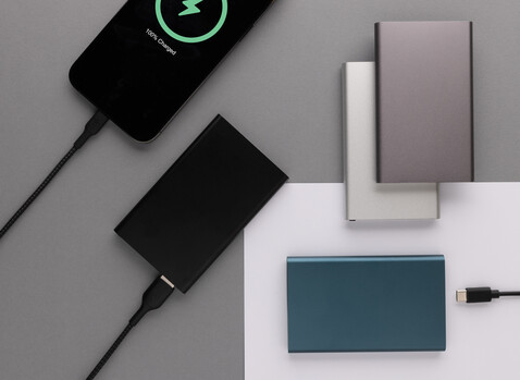 4.000mAh Type-C Powerbank aus RCS recyeltem ABS &amp; Aluminium anthrazit bedrucken, Art.-Nr. P322.420