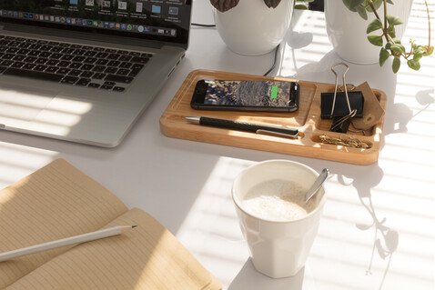 Bambus Schreibtisch-Organizer mit 5W Wireless Charger braun bedrucken, Art.-Nr. P308.629