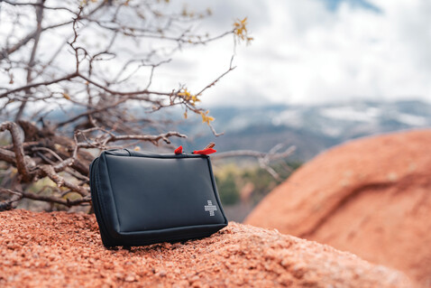 Erste-Hilfe-Set in RCS recycelter Nubuk-PU Tasche schwarz bedrucken, Art.-Nr. P265.411