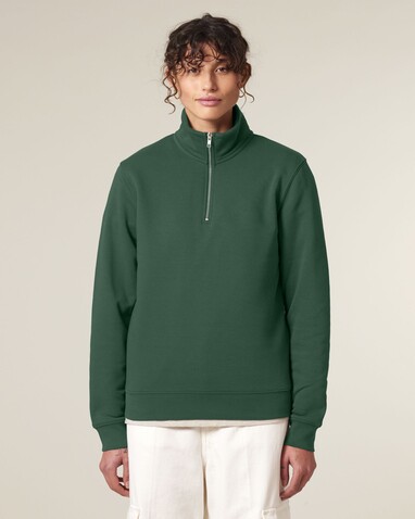 Trucker 2.0 - Das Unisex-Sweatshirt mit kurzem Reißverschluss - Bottle Green - L bedrucken, Art.-Nr. STSU204C2241L Trucker 2.0 - Das Unisex-Sweatshirt mit kurzem Reißverschluss - Bottle Green - L bedrucken, Art.-Nr. STSU204C2241L