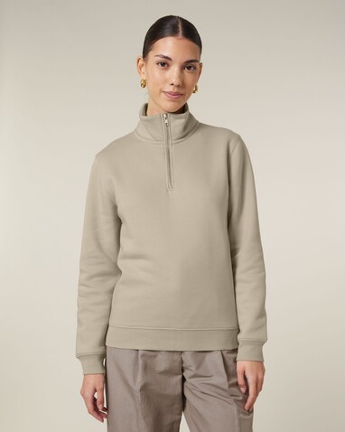 Trucker 2.0 - Das Unisex-Sweatshirt mit kurzem Reißverschluss - Desert Dust - L bedrucken, Art.-Nr. STSU204C0281L Trucker 2.0 - Das Unisex-Sweatshirt mit kurzem Reißverschluss - Desert Dust - L bedrucken, Art.-Nr. STSU204C0281L