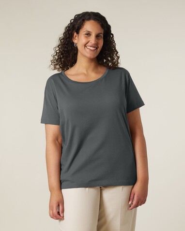 Stella Serena - Das Damen-T-Shirt mit weitem Rundhalsausschnitt - Anthracite - L bedrucken, Art.-Nr. STTW173C2531L Stella Serena - Das Damen-T-Shirt mit weitem Rundhalsausschnitt - Anthracite - L bedrucken, Art.-Nr. STTW173C2531L
