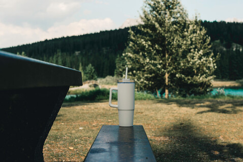 Tana Becher aus RCS recyceltem Kunststoff mit Griff 900ml weiß bedrucken, Art.-Nr. P437.103