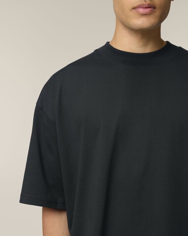 Blaster 2.0 - Das Oversized Unisex-T-Shirt mit Stehkragen - Black - M bedrucken, Art.-Nr. STTU959C0021M Blaster 2.0 - Das Oversized Unisex-T-Shirt mit Stehkragen - Black - M bedrucken, Art.-Nr. STTU959C0021M