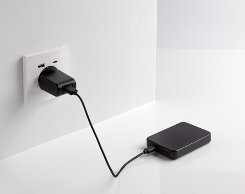 Boostcore 5.000mAh Powerbank aus RCS rec. Kunststoff schwarz bedrucken, Art.-Nr. P322.5501