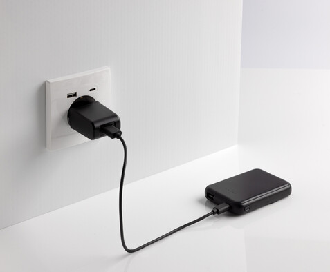 Stellar 5.000mAh 5W magnetische Powerbank aus RCS rec. ABS schwarz bedrucken, Art.-Nr. P322.5901