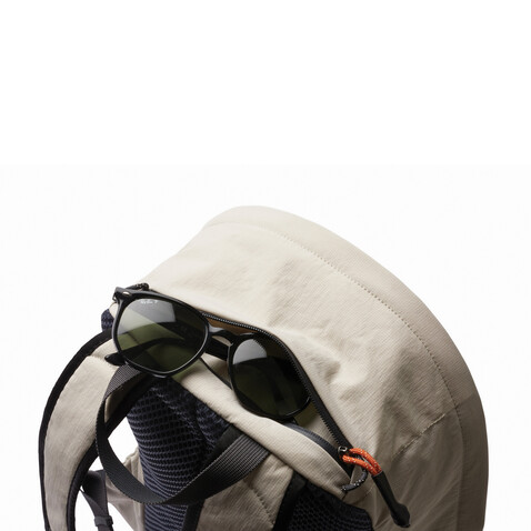 Bellroy Lite Daypack beige bedrucken, Art.-Nr. P763.3619