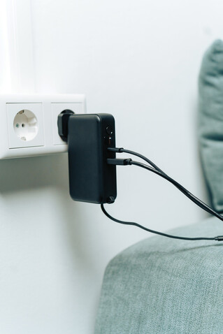 Urban Vitamin Eureka RCS rec. 65W-10.000mAh Hybrid-Ladegerät schwarz bedrucken, Art.-Nr. P301.9901