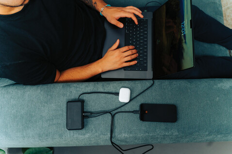 Urban Vitamin Eureka RCS rec. 65W-10.000mAh Hybrid-Ladegerät schwarz bedrucken, Art.-Nr. P301.9901