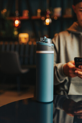 Omni Sip verschließbare Flasche aus RCS-reSteel, 720ml blau bedrucken, Art.-Nr. P437.0805