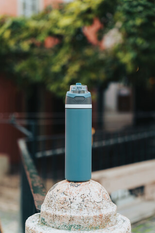 Omni Sip verschließbare Flasche aus RCS-reSteel, 720ml blau bedrucken, Art.-Nr. P437.0805