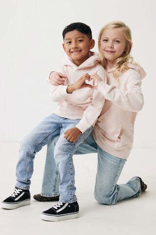 IQONIQ Yengo KidsHoodie mit Seitentaschen aus rec. Baumwolle cloud pink bedrucken, Art.-Nr. T6404.039.1314 IQONIQ Yengo KidsHoodie mit Seitentaschen aus rec. Baumwolle cloud pink bedrucken, Art.-Nr. T6404.039.1314