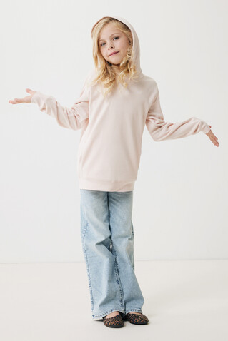 IQONIQ Yengo KidsHoodie mit Seitentaschen aus rec. Baumwolle cloud pink bedrucken, Art.-Nr. T6404.039.1314 IQONIQ Yengo KidsHoodie mit Seitentaschen aus rec. Baumwolle cloud pink bedrucken, Art.-Nr. T6404.039.1314