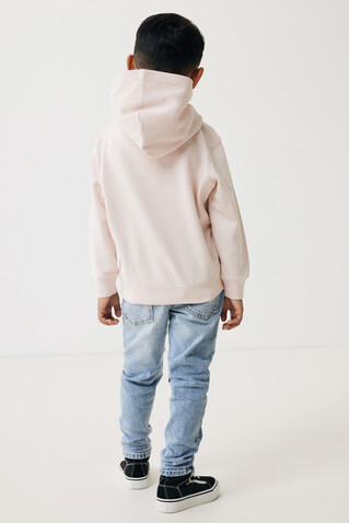 IQONIQ Yengo KidsHoodie mit Seitentaschen aus rec. Baumwolle cloud pink bedrucken, Art.-Nr. T6404.039.1314 IQONIQ Yengo KidsHoodie mit Seitentaschen aus rec. Baumwolle cloud pink bedrucken, Art.-Nr. T6404.039.1314