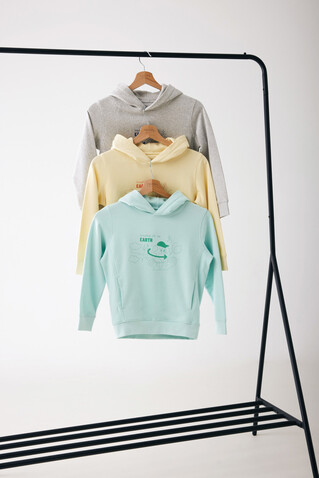 IQONIQ Yengo KidsHoodie mit Seitentaschen aus rec. Baumwolle cream yellow bedrucken, Art.-Nr. T6404.036.1314 IQONIQ Yengo KidsHoodie mit Seitentaschen aus rec. Baumwolle cream yellow bedrucken, Art.-Nr. T6404.036.1314