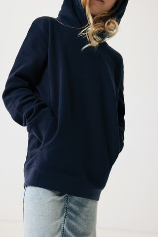 IQONIQ Yengo KidsHoodie mit Seitentaschen aus rec. Baumwolle navy blau bedrucken, Art.-Nr. T6404.002.78