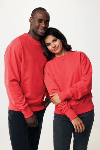 IQONIQ Kruger Relax-Rundhals-Sweater aus recycelt. Baumwolle luscious red bedrucken, Art.-Nr. T9302.008.M