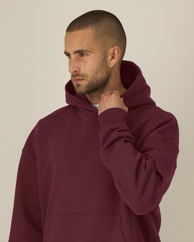 Chaser - Der Relaxed Unisex-Hoodie - Burgundy - S bedrucken, Art.-Nr. STSU077C2441S Chaser - Der Relaxed Unisex-Hoodie - Burgundy - S bedrucken, Art.-Nr. STSU077C2441S