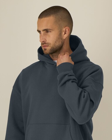 Chaser - Der Relaxed Unisex-Hoodie - India Ink Grey - L bedrucken, Art.-Nr. STSU077C7151L Chaser - Der Relaxed Unisex-Hoodie - India Ink Grey - L bedrucken, Art.-Nr. STSU077C7151L