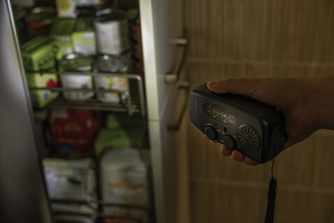 RescueWave Notfallradio aus RCS recyceltem Kunststoff schwarz bedrucken, Art.-Nr. P326.4301 RescueWave Notfallradio aus RCS recyceltem Kunststoff schwarz bedrucken, Art.-Nr. P326.4301