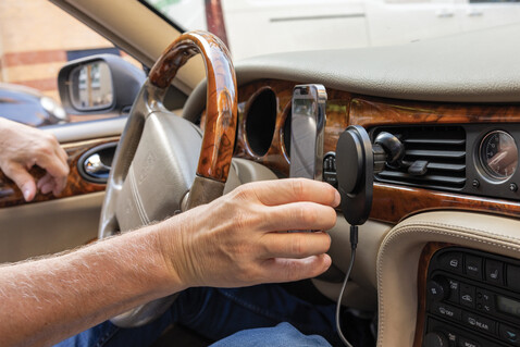 PowerCruze magnetischer 15W Autohalter aus RCS rec. ABS schwarz bedrucken, Art.-Nr. P309.1101 PowerCruze magnetischer 15W Autohalter aus RCS rec. ABS schwarz bedrucken, Art.-Nr. P309.1101