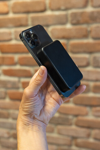 Amporia 10.000mAh magnetische Powerbank aus RCS rec. ABS schwarz bedrucken, Art.-Nr. P322.8901 Amporia 10.000mAh magnetische Powerbank aus RCS rec. ABS schwarz bedrucken, Art.-Nr. P322.8901