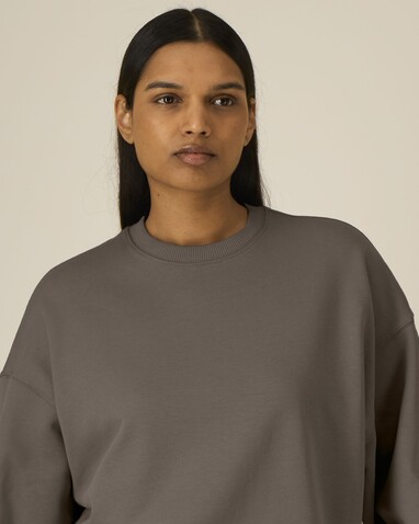 Radder 2.0 - Das Oversized Rundhals-Unisex-Sweatshirt - Mocha - XXS bedrucken, Art.-Nr. STSU208C1352S Radder 2.0 - Das Oversized Rundhals-Unisex-Sweatshirt - Mocha - XXS bedrucken, Art.-Nr. STSU208C1352S