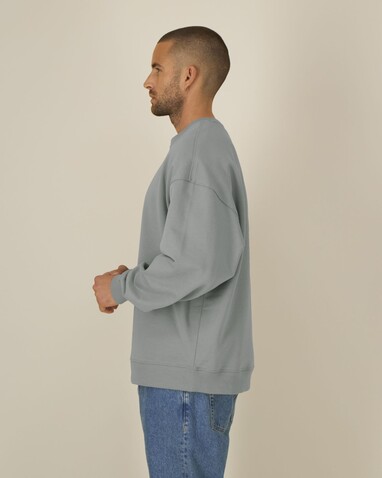 Radder 2.0 - Das Oversized Rundhals-Unisex-Sweatshirt - Misty Grey - 3XL bedrucken, Art.-Nr. STSU208C1383X Radder 2.0 - Das Oversized Rundhals-Unisex-Sweatshirt - Misty Grey - 3XL bedrucken, Art.-Nr. STSU208C1383X