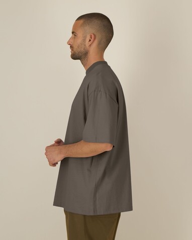 Blaster 2.0 - Das Oversized Unisex-T-Shirt mit Stehkragen - Mocha - XXS bedrucken, Art.-Nr. STTU959C1352S Blaster 2.0 - Das Oversized Unisex-T-Shirt mit Stehkragen - Mocha - XXS bedrucken, Art.-Nr. STTU959C1352S