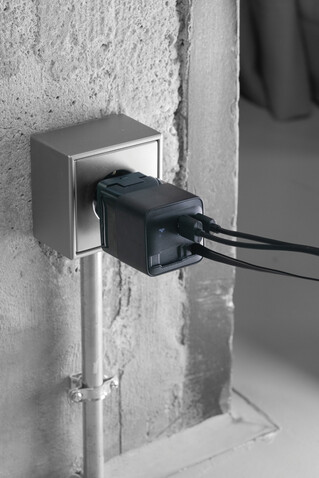 Urban Vitamin Mendocino 65W GaN-Charger mit einziehb. Kabel schwarz bedrucken, Art.-Nr. P301.2701