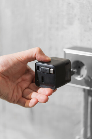 Urban Vitamin Mendocino 65W GaN-Charger mit einziehb. Kabel schwarz bedrucken, Art.-Nr. P301.2701