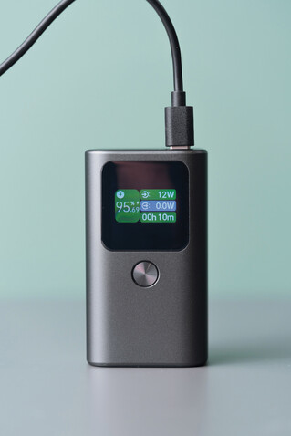 Urban Vitamin Campbell 55W 10.000mAh Pocket-Powerbank grau bedrucken, Art.-Nr. P322.7602 Urban Vitamin Campbell 55W 10.000mAh Pocket-Powerbank grau bedrucken, Art.-Nr. P322.7602