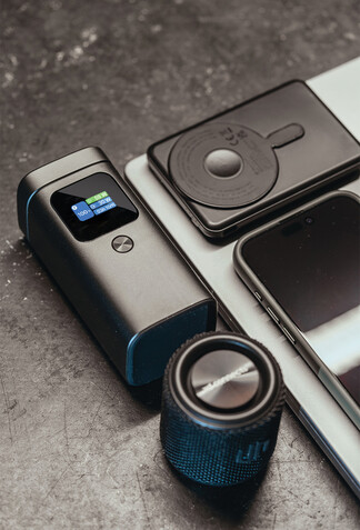 Urban Vitamin Sunnyvale 100W 15.000mAh magnetische Powerbank grau bedrucken, Art.-Nr. P322.7702 Urban Vitamin Sunnyvale 100W 15.000mAh magnetische Powerbank grau bedrucken, Art.-Nr. P322.7702