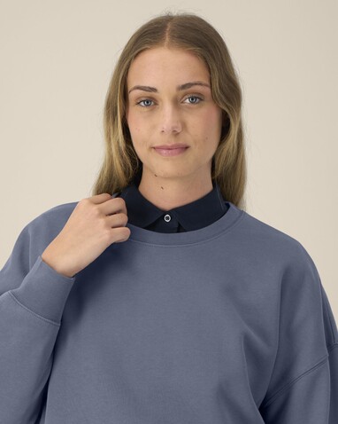 Stella Alma - Das Iconic Damen-Rundhals-Sweatshirt - Blue Grey - L bedrucken, Art.-Nr. STSW212C1561L