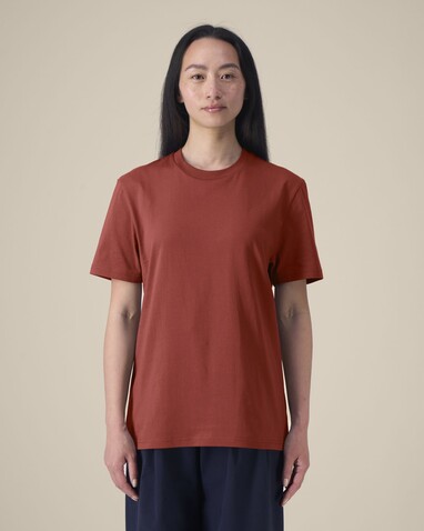Creator 2.0 - Das Iconic Unisex-T-Shirt - Earthy Red - XS bedrucken, Art.-Nr. STTU169C150XS