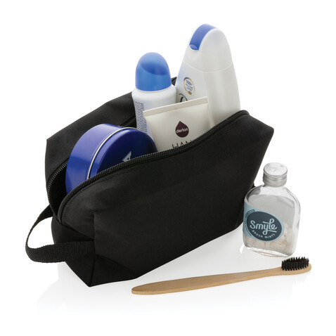 Impact AWARE™ Basic RPET Kulturtasche schwarz bedrucken, Art.-Nr. P820.761