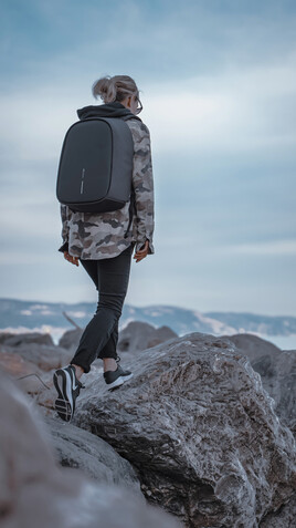 Bobby Hero Regular Anti-Diebstahl-Rucksack anthrazit, grau bedrucken, Art.-Nr. P705.291