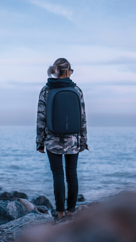 Bobby Hero Regular Anti-Diebstahl-Rucksack anthrazit, grau bedrucken, Art.-Nr. P705.291