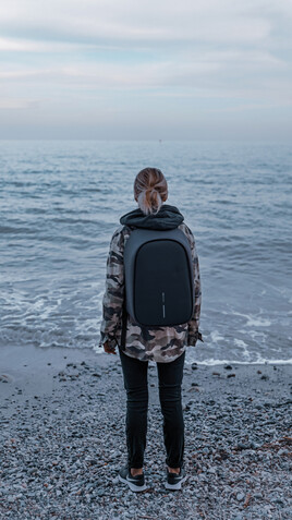 Bobby Hero Regular Anti-Diebstahl-Rucksack anthrazit, grau bedrucken, Art.-Nr. P705.291