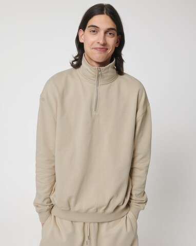 Miller Dry - Das Boxy Unisex-Sweatshirt mit kurzem Reißverschluss und trockenem Griff - Desert Dust - 3XL bedrucken, Art.-Nr. STSU795C0283X
